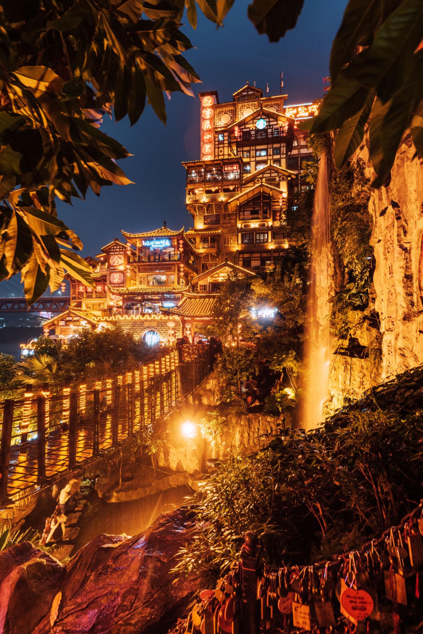 Du lịch và lữ hành quốc tế